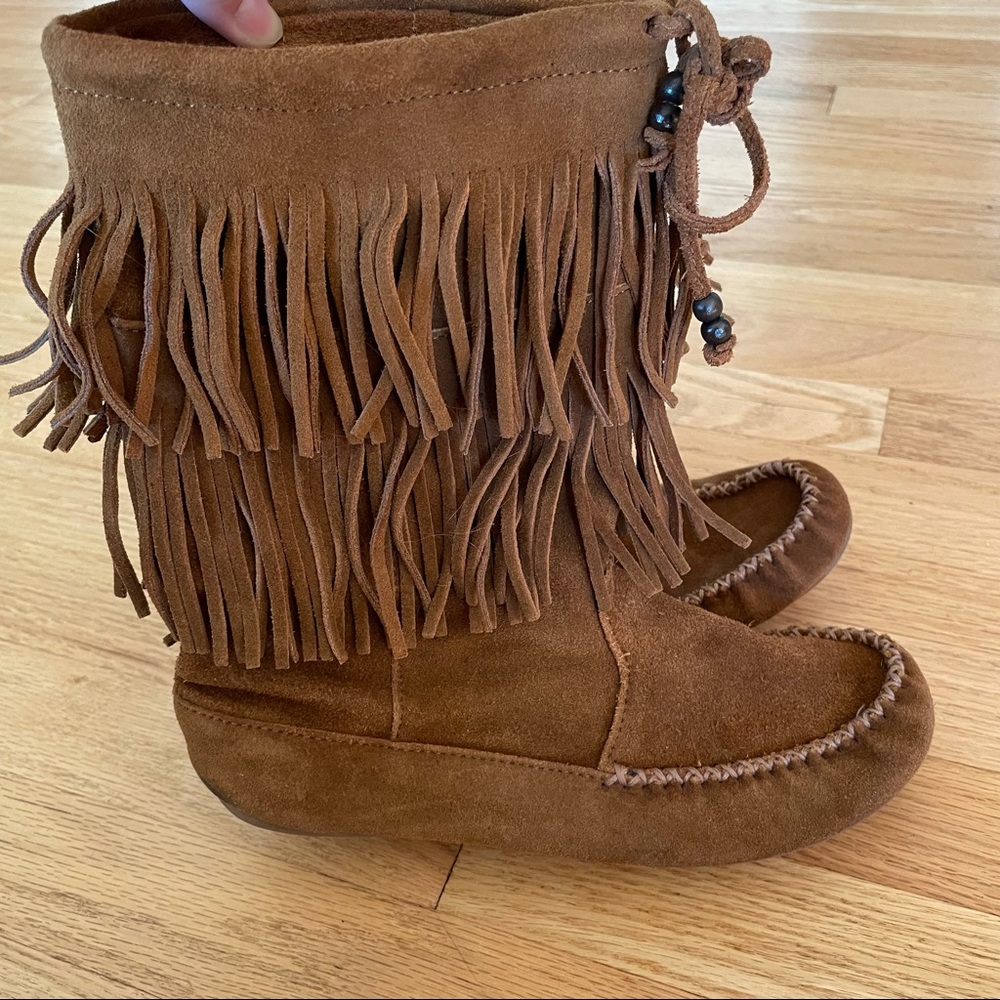 Minnetonka Moccasin Fringe Leather Boots